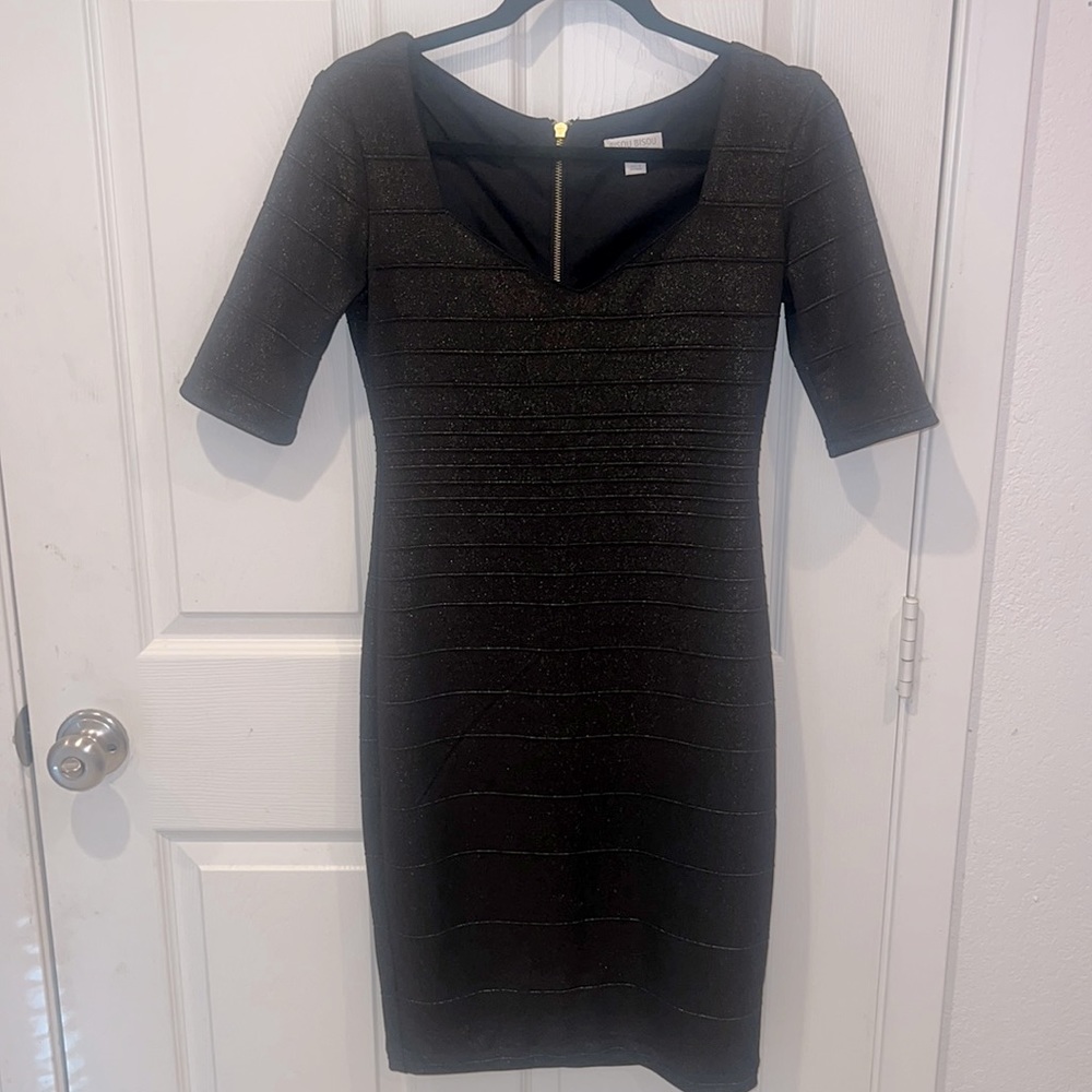 Bisou Bisou black gold shimmer dress Zipper size 4 Short Sleeve Spandex Blend